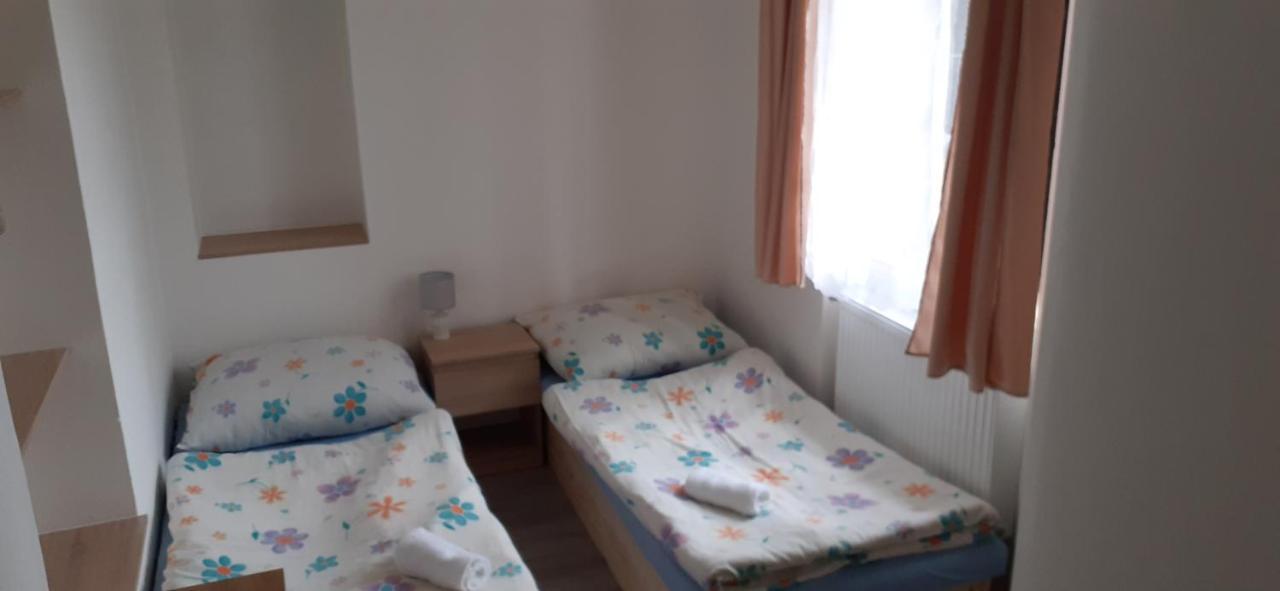 Farma Macas Villa Lázně Bohdaneč Buitenkant foto