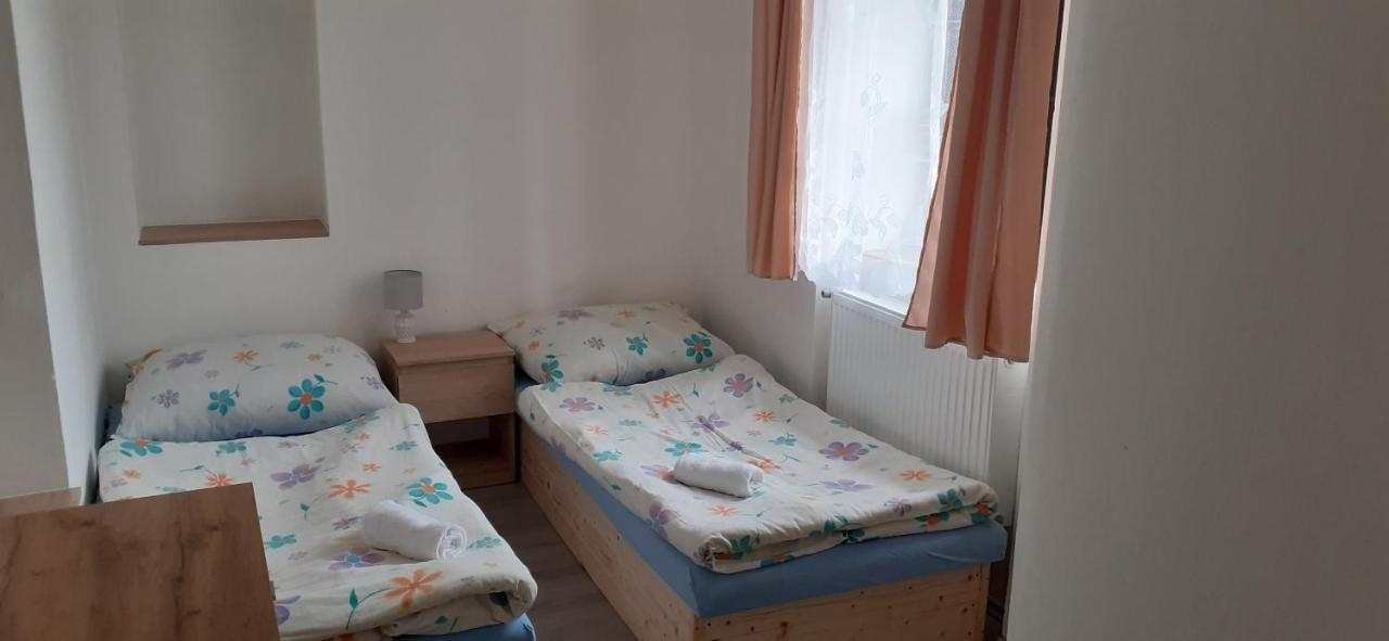 Farma Macas Villa Lázně Bohdaneč Buitenkant foto